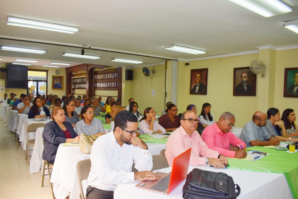 Debaten en seminario la importancia de capacitación técnico profesional para el acceso a empleos de calidad Debaten en seminario la importancia de capacitación técnico profesional para el acceso a empleos de calidad