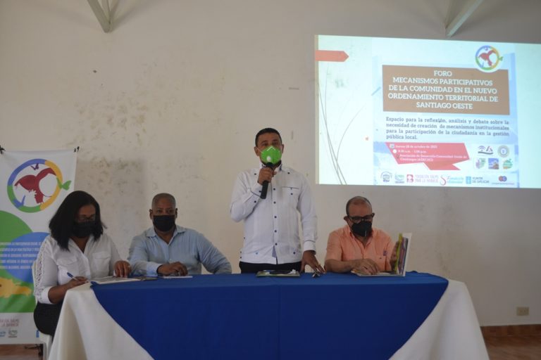Autoridades locales y sociedad civil acuerdan coordinar acciones para el desarrollo de Santiago Oeste